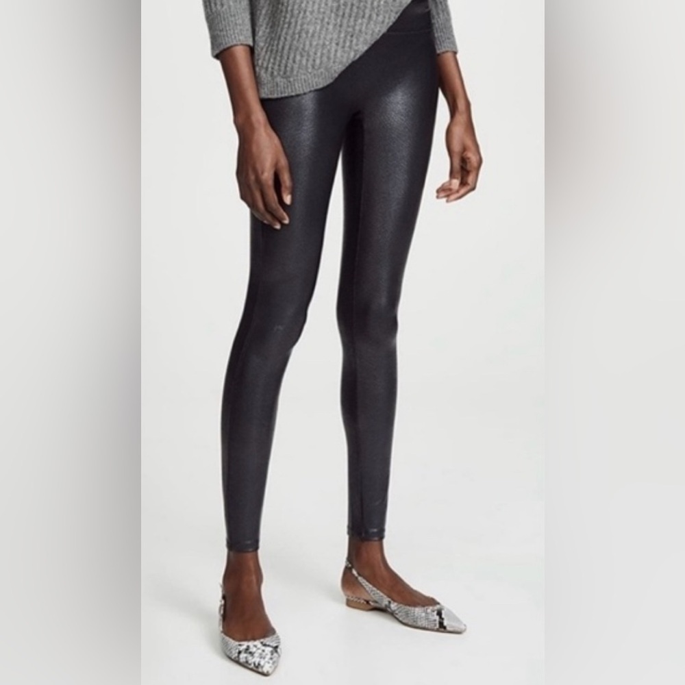 SPANX Black Faux Leather Leggings Snakeskin Texture Women’s Medium EUC - Picture 2 of 5